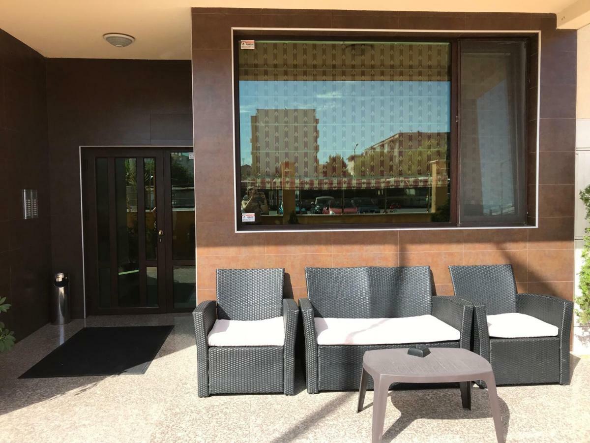 Golden Sun Apartment Pomorie Exterior photo