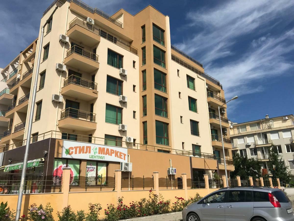 Golden Sun Apartment Pomorie Exterior photo