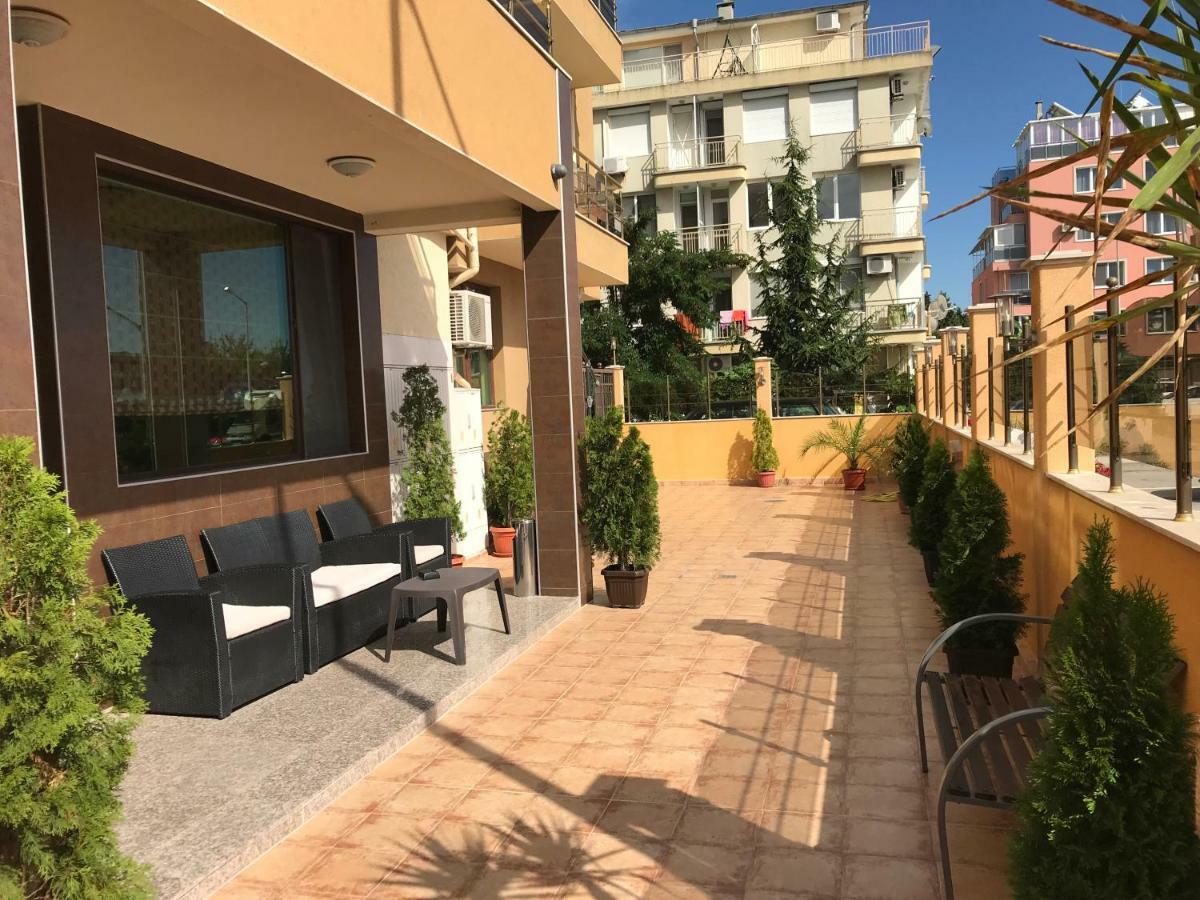 Golden Sun Apartment Pomorie Exterior photo