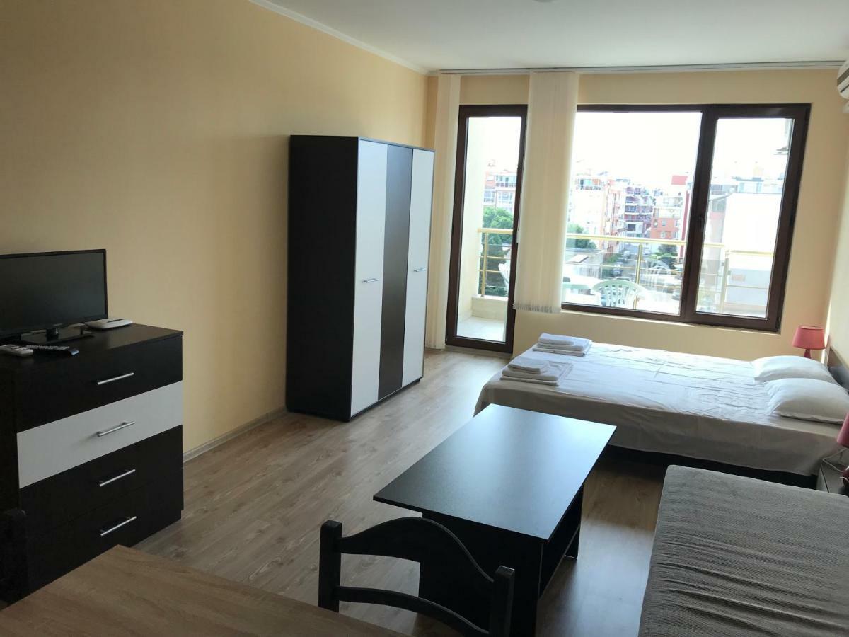 Golden Sun Apartment Pomorie Exterior photo